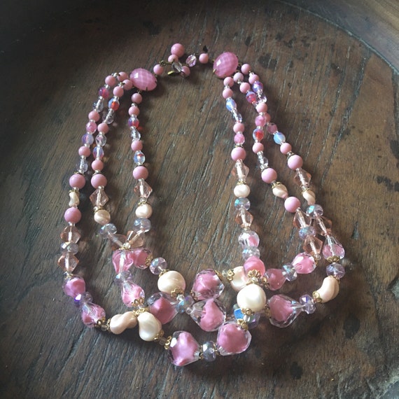 Pink 1950s glass bead choker - image 1