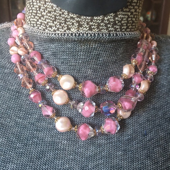 Pink 1950s glass bead choker - image 2