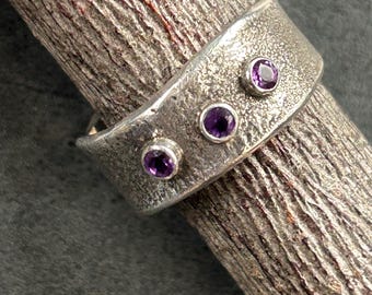Anillo de plata de ley con amatista