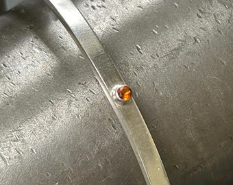 Delicada pulsera con citrino, hecha a mano
