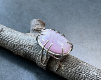 Anillo de kunzita rosa, hecho a mano, pieza única, plata de ley, tamaño 7 3/4