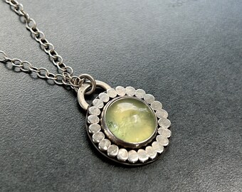 Collar de prehnita, pieza única, plata de ley