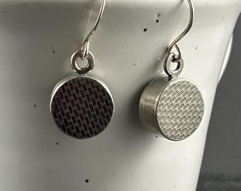 Pendientes de plata de ley con textura hueca