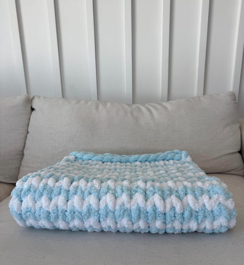 Couverture pour bébé en grosse maille | Fil chenille doux | Cadeau de naissance fait main image 7