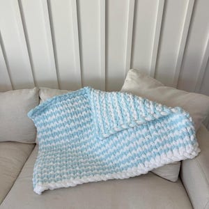 Couverture pour bébé en grosse maille | Fil chenille doux | Cadeau de naissance fait main image 6