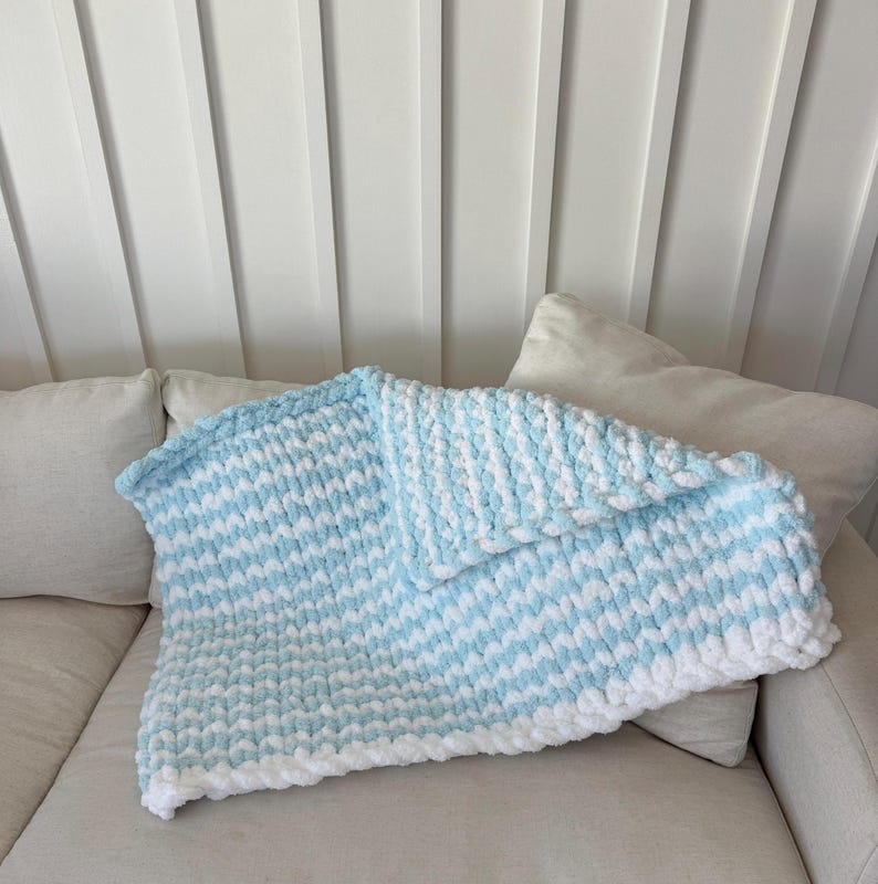 Couverture pour bébé en grosse maille | Fil chenille doux | Cadeau de naissance fait main image 6