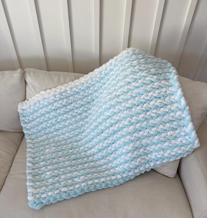 Couverture pour bébé en grosse maille | Fil chenille doux | Cadeau de naissance fait main image 9