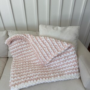Couverture pour bébé en grosse maille | Fil chenille doux | Cadeau de naissance fait main image 12