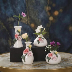 Set di piccoli vasi in ceramica fatti a mano, ideali per fiori veri o finti, decorazioni floreali vintage per la casa.