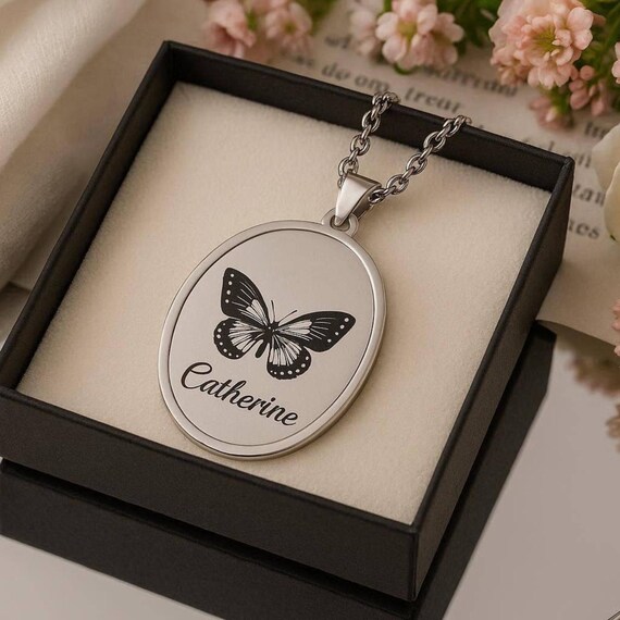Custom Oval Pendant Necklace, Engraved Name, Birthday Gift for Mom, Wife, Daughter, Bff