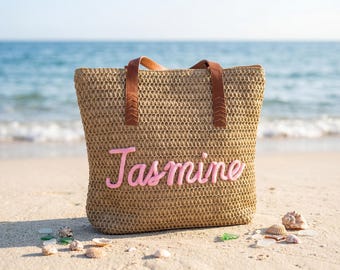 女性用名入れビーチバッグ、カスタムネーム入りストロートート、女子旅ギフト、彼女への可愛い夏のギフト、シェニール織りネーム入りビーチトートバッグ