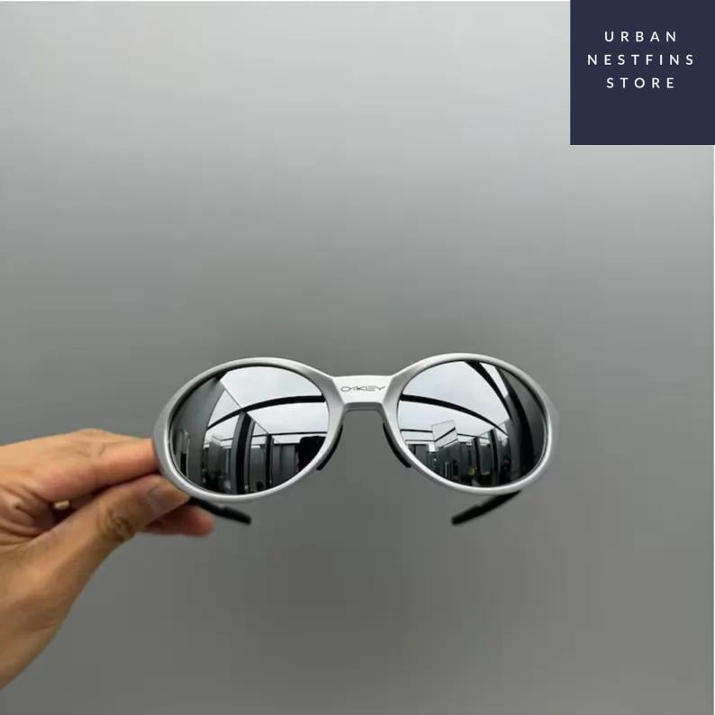 Retro Y2K Oakley Eye Jacket Redux Sunglasses – Silver Black Frame