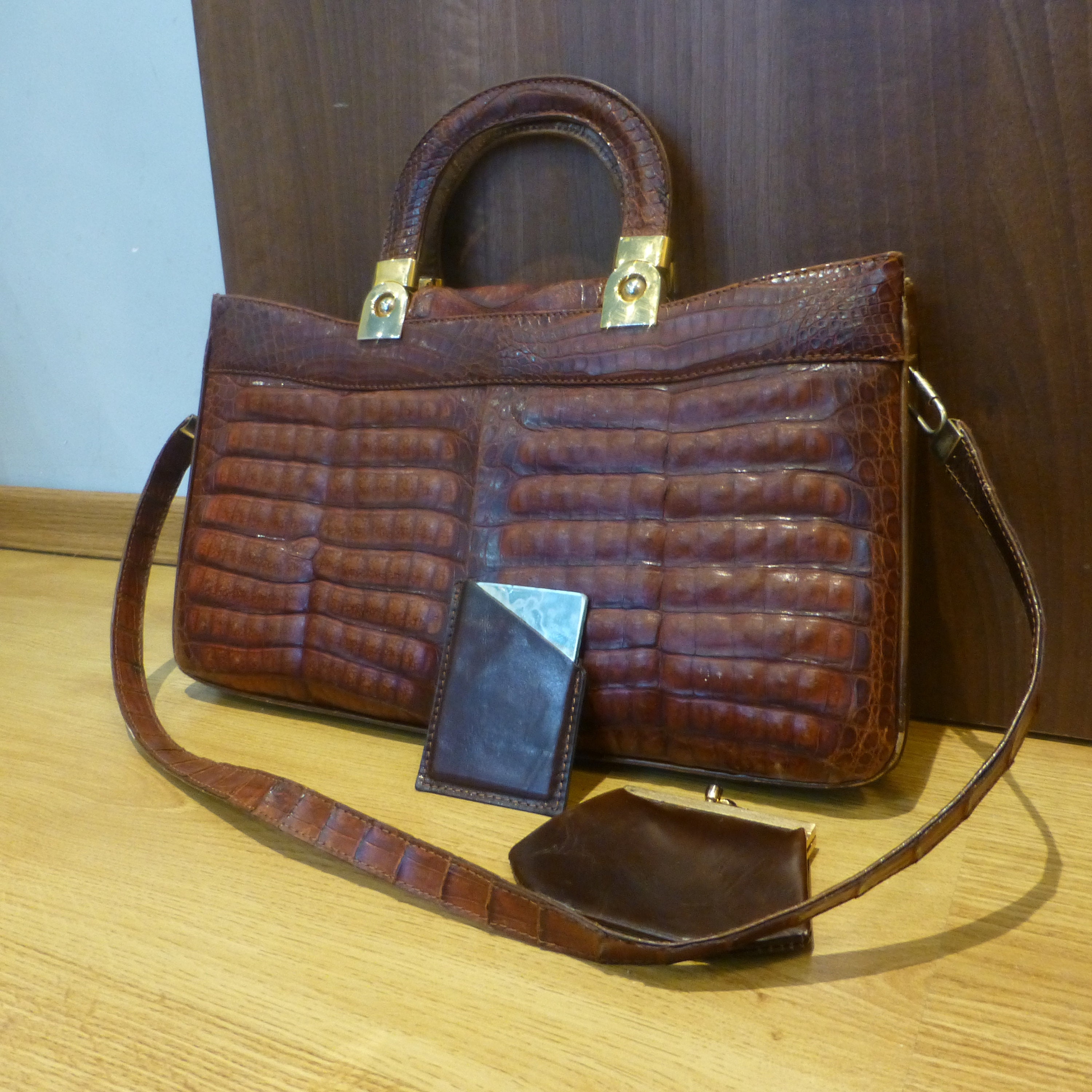 Woman's Vintage Retro Faux Crocodile Leather Handbag