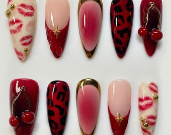 Uñas postizas en rojo burdeos / Punta francesa dorada, diseño de uñas 3D con estampado de leopardo y cereza