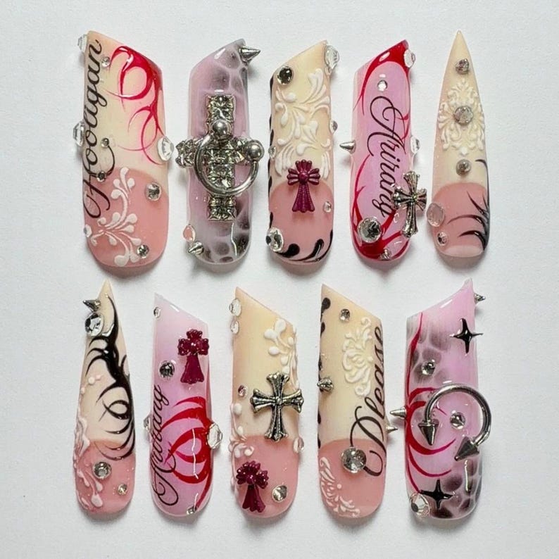 Uñas postizas rosas estilo Y2K, uñas góticas coquetas, uñas con dije de cruz, puntas francesas de gel 3D, uñas postizas de lujo con brillo, juego de uñas personalizado hecho a mano imagen 1