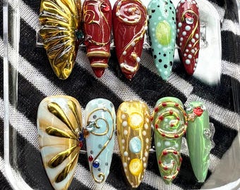 Uñas postizas abstractas hechas a mano con diseño de remolino dorado cromado, conjunto artístico 3D.