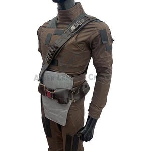 Puede incluir: Un letrero de madera r&uacute;stico con el texto "Welcome to our home" en un estilo manuscrito. El letrero presenta un acabado envejecido y un dise&ntilde;o simple y acogedor, perfecto para la decoraci&oacute;n de la entrada.