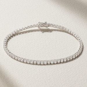 Bracciale tennis in oro 14 carati con diamanti di laboratorio: gioielli da sposa delicati con zirconi cubici