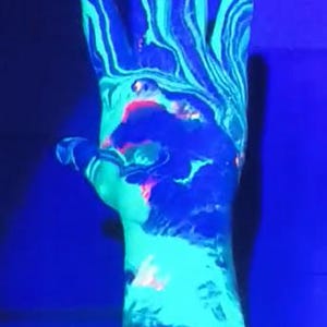 UV-Reaktiver Marmorierkörper Lack Kit - Neon Glow Festival Skin Art Set