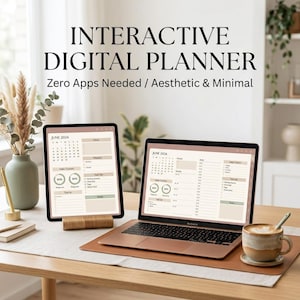 Puede incluir: Un letrero de madera hecho a mano con la palabra "Welcome" en una fuente juguetona. El letrero presenta un fondo blanco desgastado y un marco de madera teñida oscura. Dimensiones: aproximadamente 30 cm de ancho y 15 cm de alto.