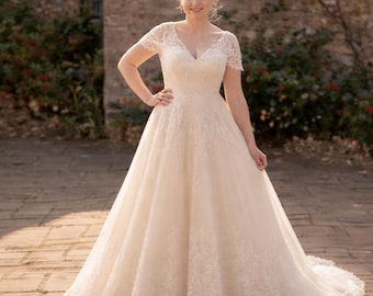 Plus Size Wedding Dress, Minimalist Bridal Gown, Elegant Simple Half Sleeve, Bride Outfit Ceremony