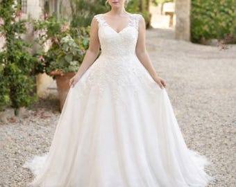 Ivory Lace A Line Wedding Dress, Plus Size V-Neck Sleeveless Bridal Gown Ivory Elegant Bride