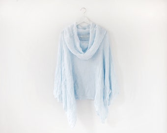 Linen top no. 01, light blue by Linnes and Wolf