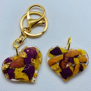 Funeral Flowers/Wedding Flowers in Resin/Keepsake Heart/Cherished Flowers/Funeral Memorial/Heart Pendant/Heart Keychain