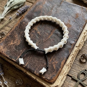 Echte Schlangenknochen Armband | Single & Double Wrap Wirbel Schmuck | Gothic Witchy Kuriositäten | Geier Kultur Accessoire | Dunkel Kokette