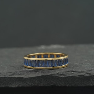 Jonc éternité saphir bleu baguette : Bagues superposables en argent sterling plaqué or jaune 14 carats