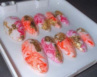 Mittlere Länge Mandel Länge rosa und orange mit Goldflocken drücken Sie auf Nägel