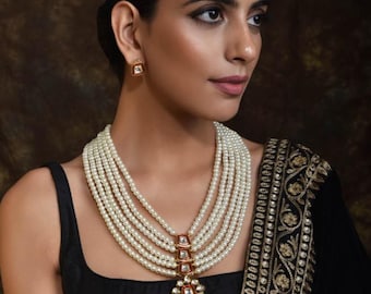 Collar de perlas blancas: elegante joyería nupcial