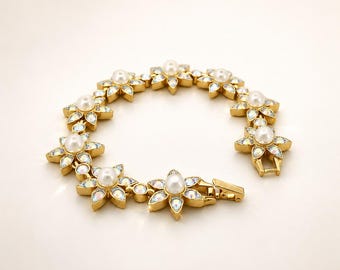 Pulsera de flores de cristal dorado con perlas Swarovski, pulsera nupcial floral, regalo de joyería vintage con diseño de margaritas