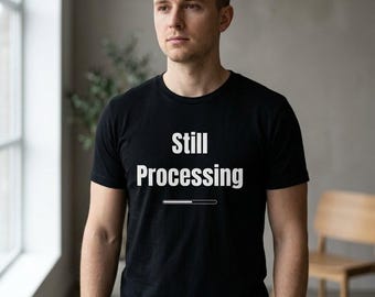 処理中Tシャツ｜読み込みバーグラフィックTシャツ、テクノロジーユーモア、コンピューターTシャツ、神経多様性啓発シャツ（黒）、ADHD自閉症サポートTシャツ