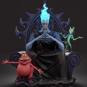 Può includere: Una statuetta dettagliata di Ade di Hercules della Disney, seduto su un trono con i suoi due scagnozzi. Ade è blu con capelli a fiamma blu, e gli scagnozzi sono rossi e verdi. Il trono è viola scuro e nero.