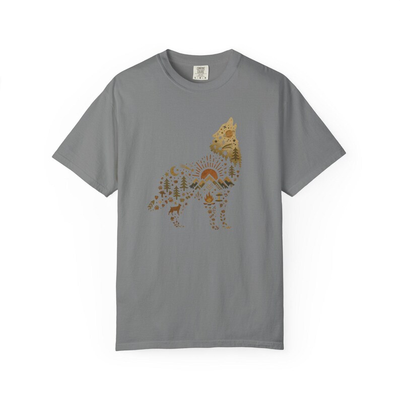 Camiseta con estampado de escena de naturaleza con lobos, camiseta retro para acampar con temática de vida silvestre. imagen 4