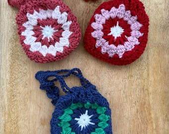 Pequeño bolso bohemio con diseño de granny square | Accesorio hecho a mano