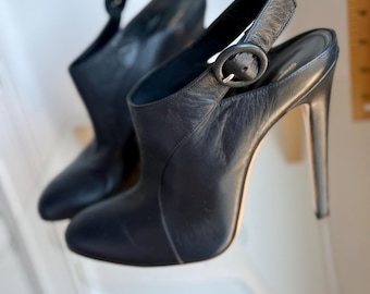 RARE Goanvito Rossi for ALTUZARRA sling back navy stiletto size 9 or 9.5 / EU 40