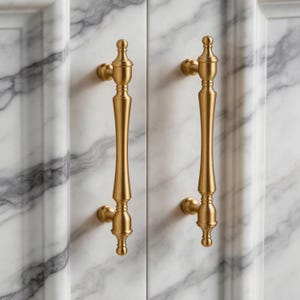 Pomelli e maniglie in ottone / Accessori dorati per mobili e cassetti