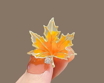 Vintage Inspired Maple Leaf Brooch, Handmade Enamel Lapel Pin, Retro Autumn Nature Jewelry, Classic Blazer Accessory, Timeless Gift for Her