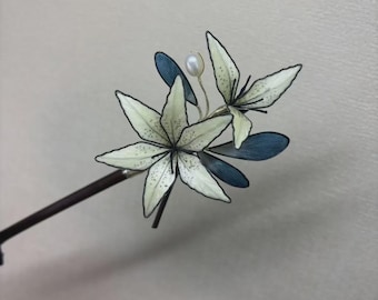 Fermaglio e forcina per capelli Ronghua Lily fatti a mano - Forcina a forma di fiore di giglio in velluto di seta con dettagli in filigrana, accessorio per capelli da sposa fatto a mano