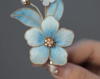 Handmade Gradient Blue Velvet Flower Hair Clip, Ronghua Gold Trim Hair Barrette, Wedding Bridal Hair Accessory for Women, Vintage Hairpin