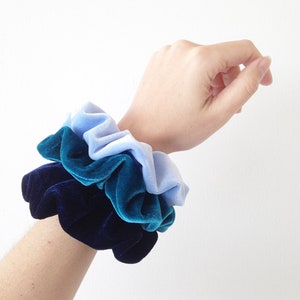 hair scrunchies, velvet scrunchies, velvet scrunchies set, hairties set, baby blue scrunchie, navy blue velvet scrunchies, birdienumnumshop