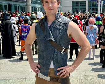 Cal Kestis Cosplay Vest, Jedi Survivor Style, Distressed Leather, Post-Apocalyptic Outfit.