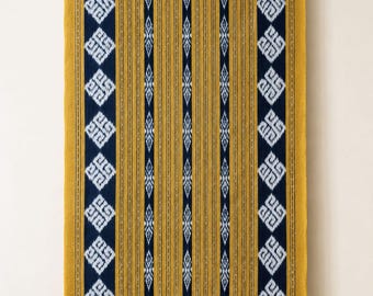 Handgewebter Ikat-Stoff, indonesisches Textil, Sarong-Tuch, Tischläufer, Wandbehang