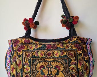 Bunte, orangefarbene Tragetasche mit Bommeln, bestickte Schultertasche im Hmong-Stil, Reißverschlusstasche aus Stammesstoff, Boho-Festivaltasche, Geschenkidee für Sie