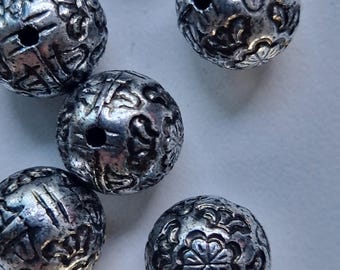 10 mm silberfarbene runde Filigranperlen für Schmuckherstellungsbedarf