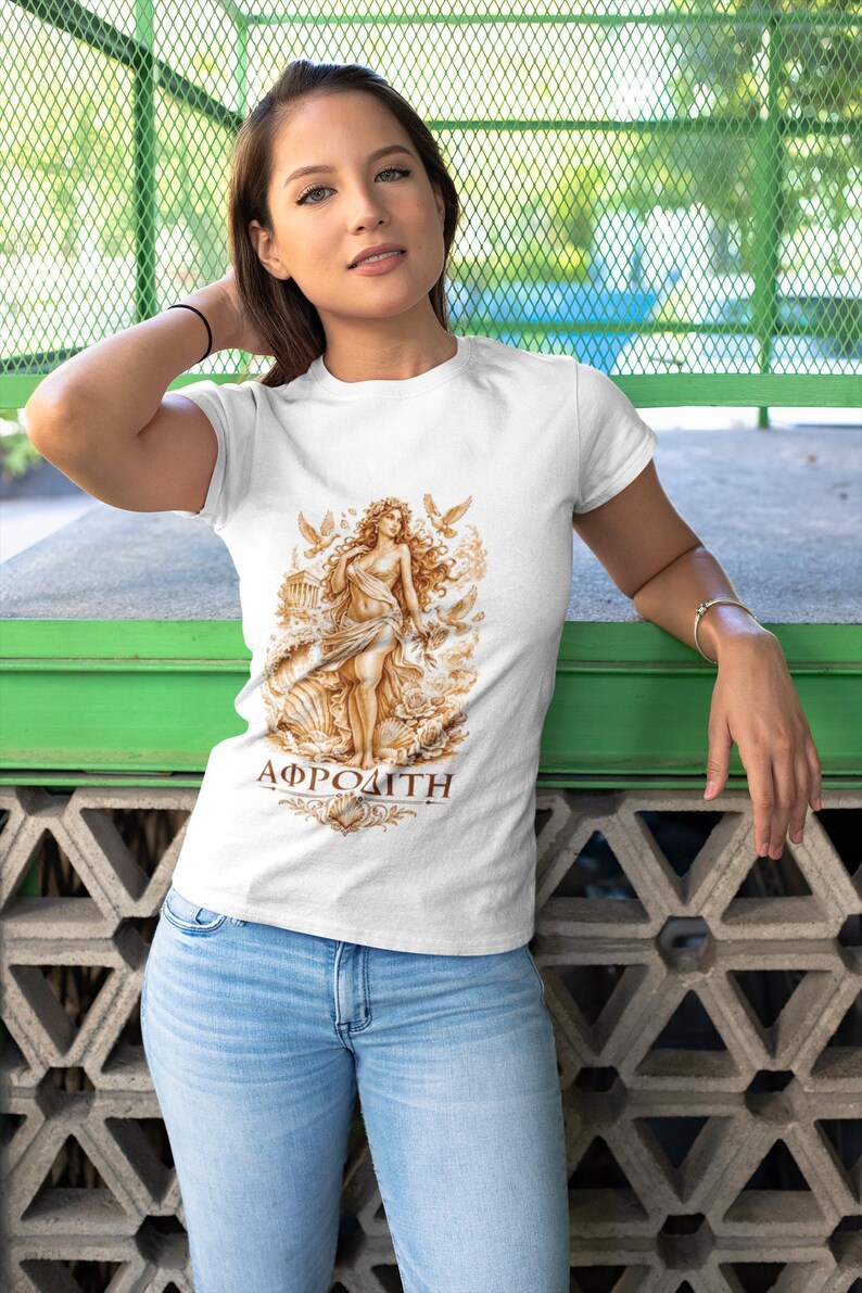 Aphrodite T-Shirt | Griechische Göttin der Liebe Mythologie Tee | Antikes Griechenland Grafik-Shirt | Geschenk für Sie | Weiche Unisex-Baumwolle Bild 17