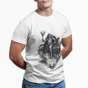 ハデス（ギリシャ神話の神）Tシャツ｜ダークファンタジー ハデスとケルベロス ユニセックスTシャツ｜オリンピアンコレクション 画像 2