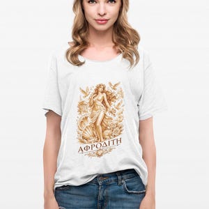 Aphrodite T-Shirt | Griechische Göttin der Liebe Mythologie Tee | Antikes Griechenland Grafik-Shirt | Geschenk für Sie | Weiche Unisex-Baumwolle Bild 2
